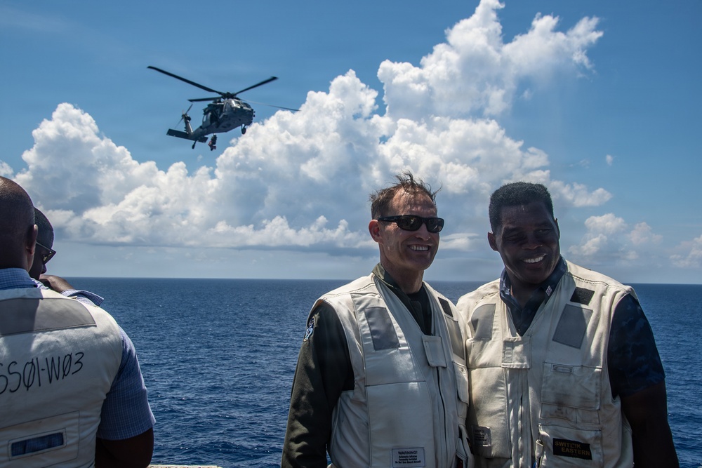 Bahamas Government and Military leaders Visit USS Nimitz
