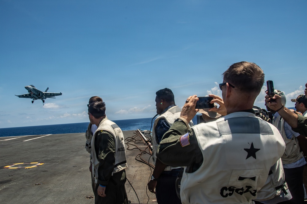 Bahamas Government and Military leaders Visit USS Nimitz