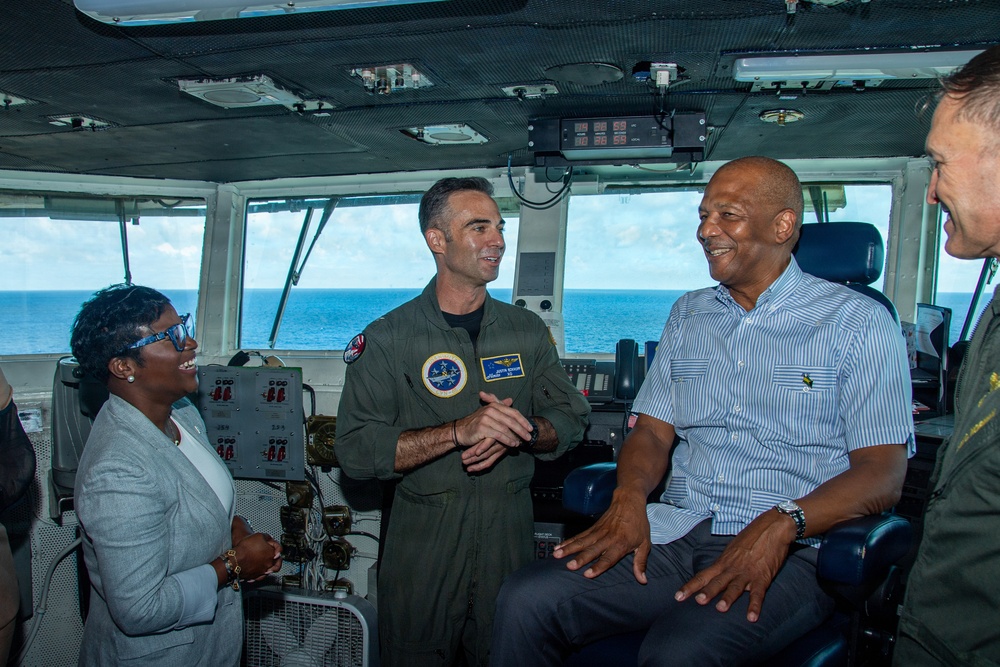 Bahamas Government and Military leaders Visit USS Nimitz