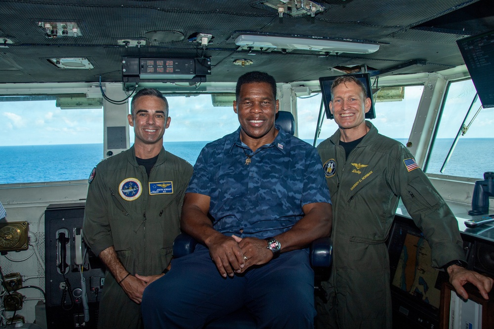 Bahamas Government and Military leaders Visit USS Nimitz