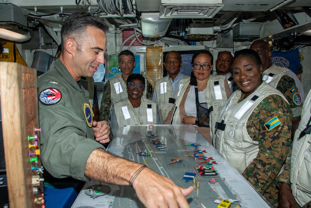 Bahamas Government and Military leaders Visit USS Nimitz