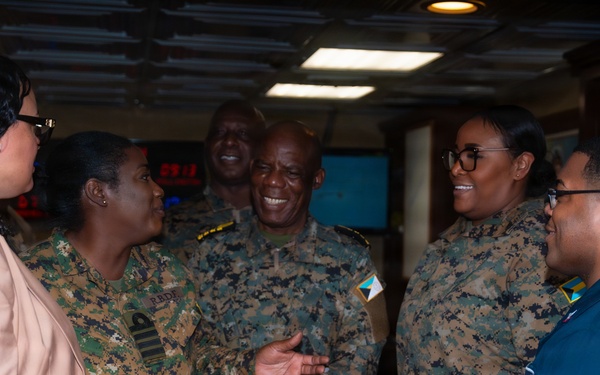 Bahamas Government and Military leaders Visit USS Nimitz