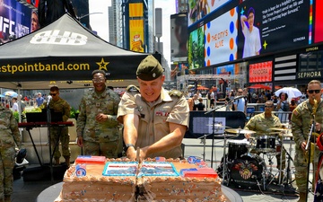 Army Celebrates 251st Birthday in Times Square