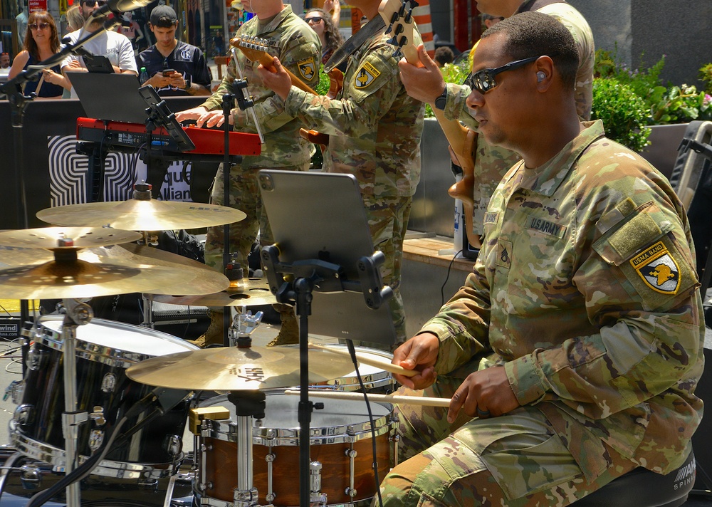Army Celebrates 251st Birthday in Times Square