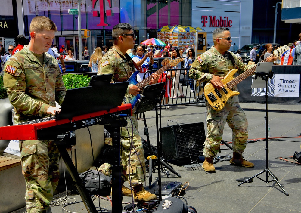 Army Celebrates 251st Birthday in Times Square