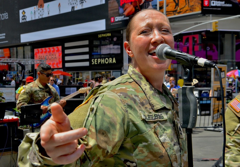 Army Celebrates 251st Birthday in Times Square