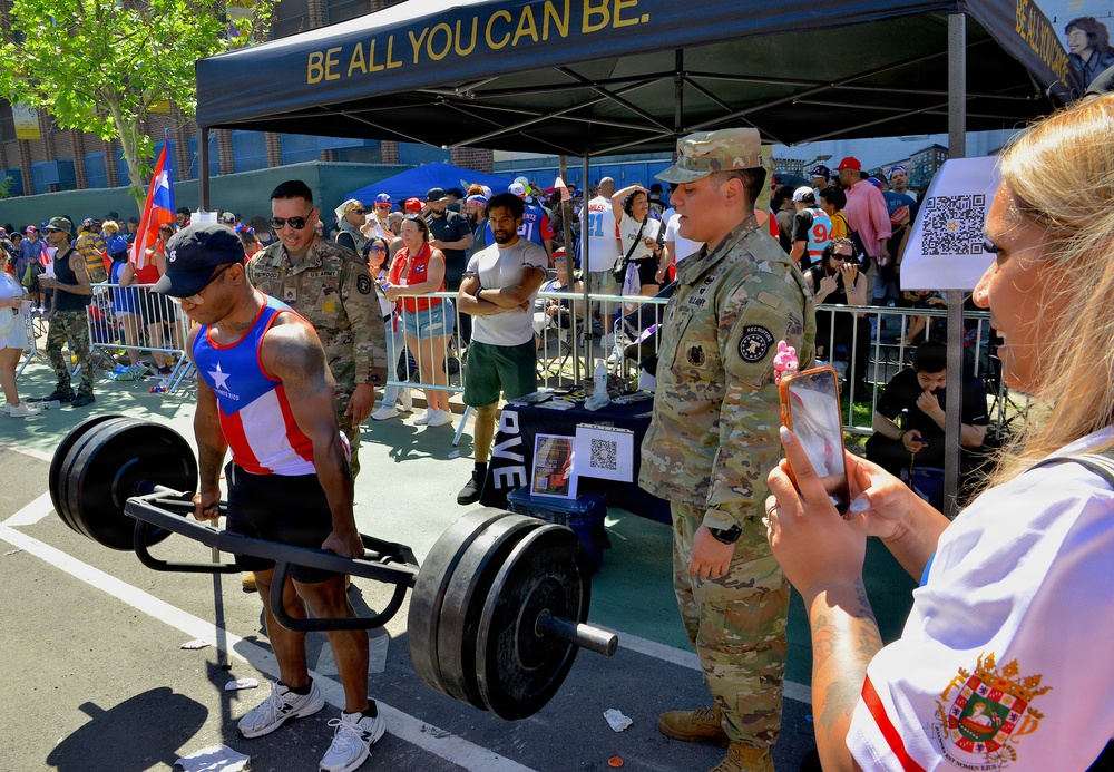Soldiers Connect with Community in East Harlem