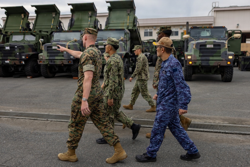 U.S. Naval Academy midshipmen tour MCAS Iwakuni