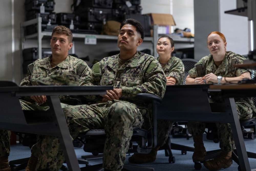 U.S. Naval Academy midshipmen tour MCAS Iwakuni