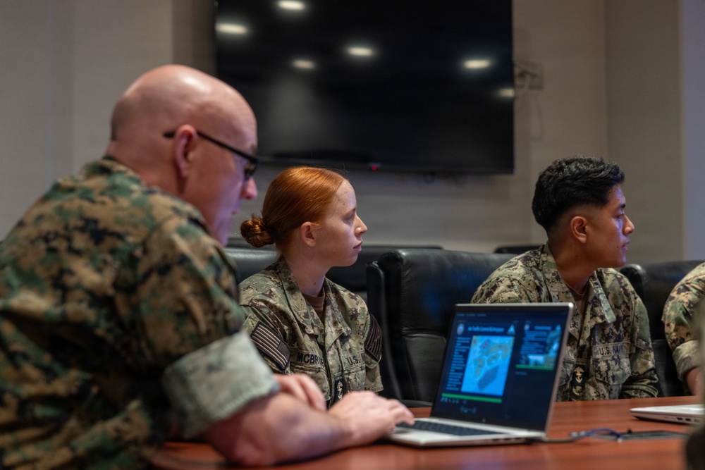 U.S. Naval Academy midshipmen tour MCAS Iwakuni