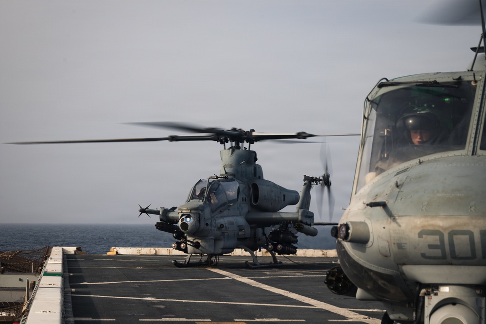 31st MEU | USS New Orleans flight operations