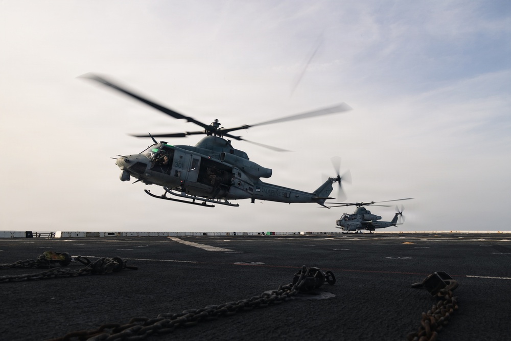 31st MEU | USS New Orleans flight operations