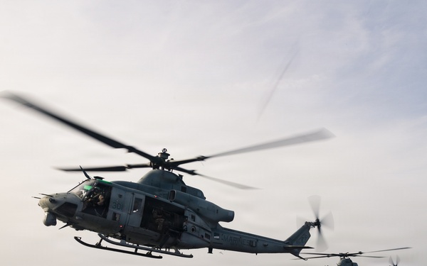 31st MEU | USS New Orleans flight operations