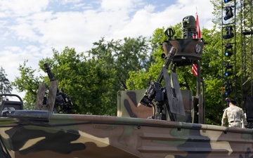 Military Equipment Showcase Connects Services with UFC Freedom 250 Attendees