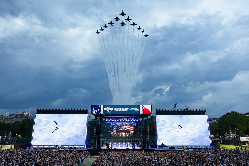 Blue Angels, Thunderbirds Fly Super Delta Over UFC Freedom 250