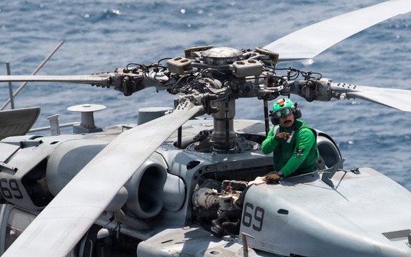 Boxer Sailors, 11th MEU Marines Conduct Flight Operations
