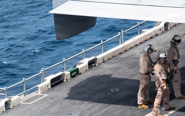 Boxer Sailors, 11th MEU Marines Conduct Flight Operations