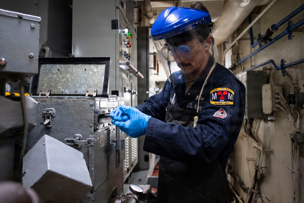 USS Boxer Sailors Conduct Engineering Training Drills