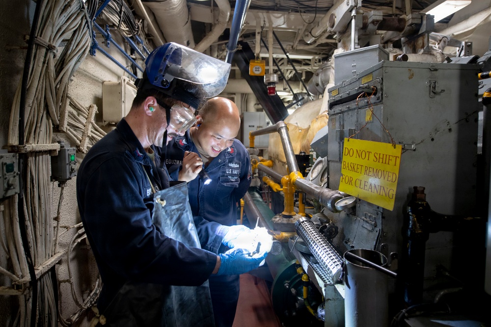 USS Boxer Sailors Conduct Engineering Training Drills