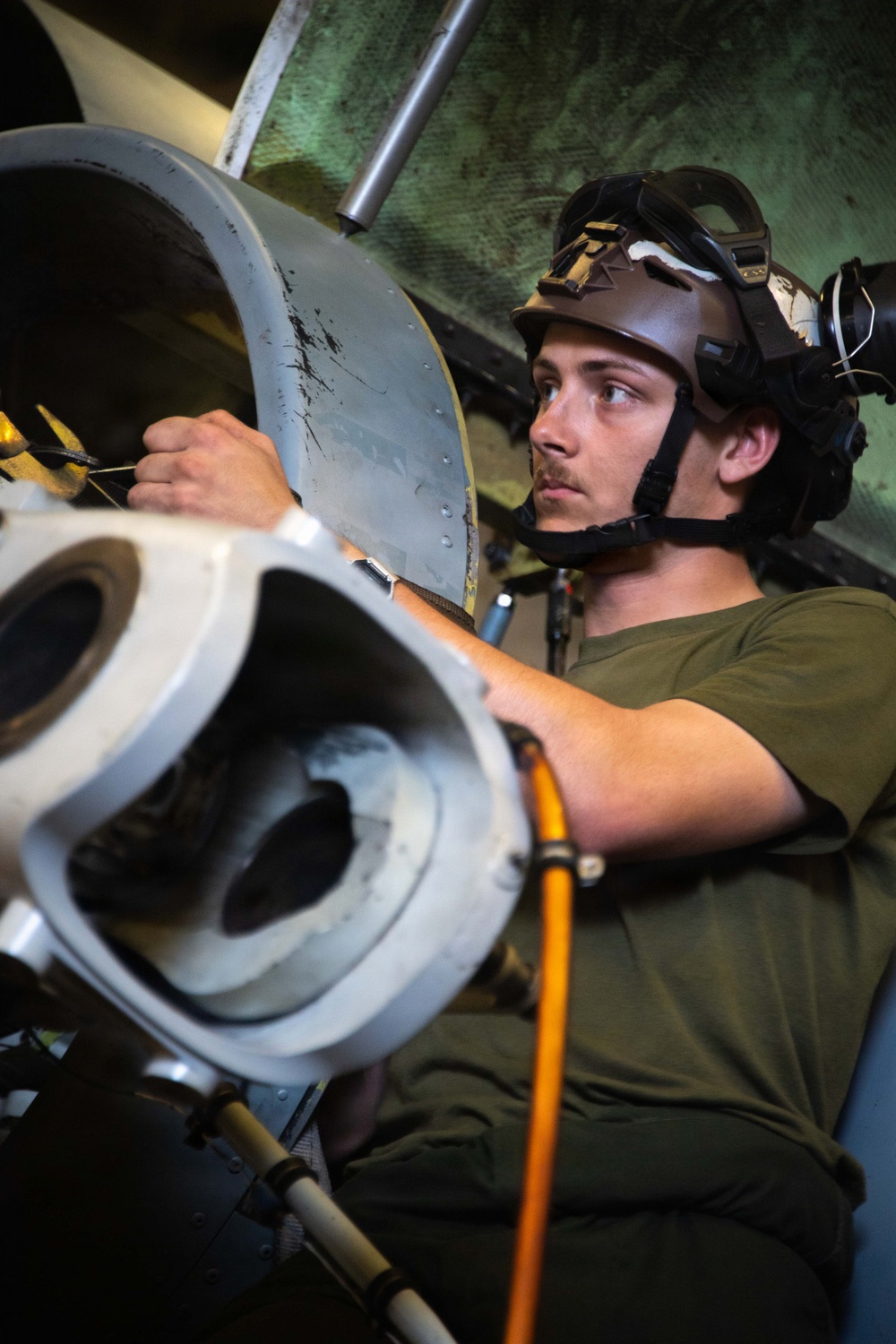 BOXARG Marines and Sailors Conduct Weapons Familiarization, FOD Walkdown