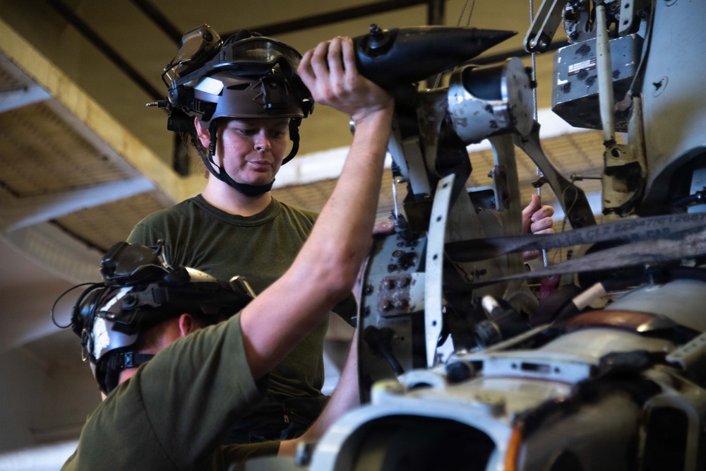 BOXARG Marines and Sailors Conduct Weapons Familiarization, FOD Walkdown