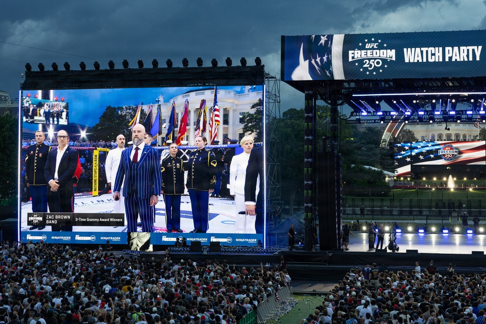 Joint Armed Forces Chorus sing with Zac Brown