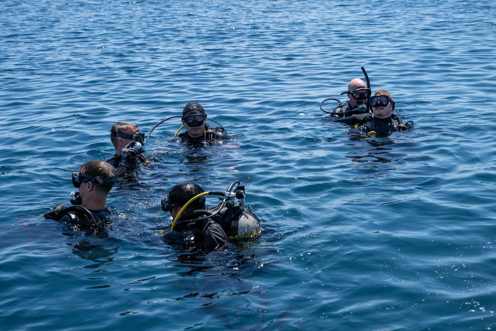 57 RQS strengthens combat dive readiness through buoyancy training