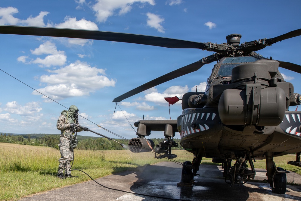 Gunslinger: 12 Combat Aviation Brigade Decontaminates AH-64 Apache