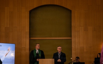 Bundeswehr chaplain strengthens partnership during worship service at American chapel