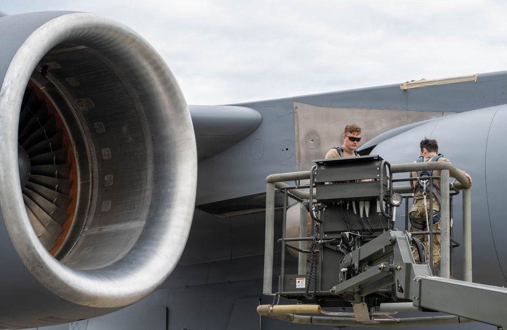 105th C-17 maintenance