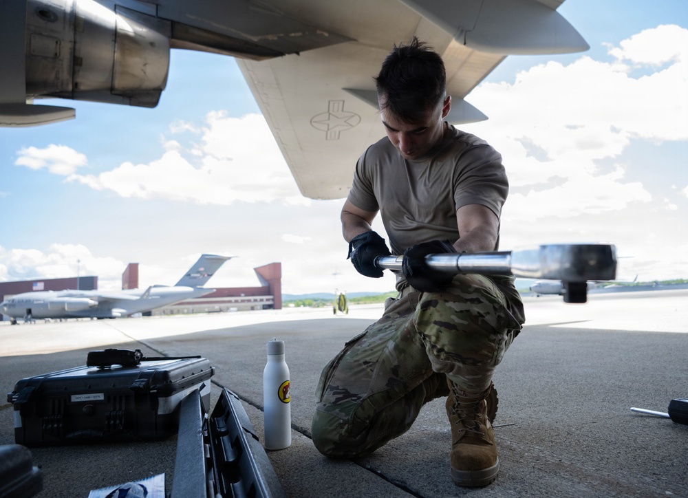 C-17 tire change
