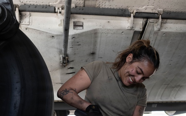 C-17 tire change