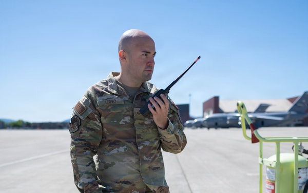 105th C-17 engine maintenance
