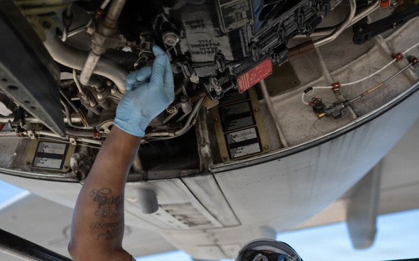 105th C-17 engine maintenance