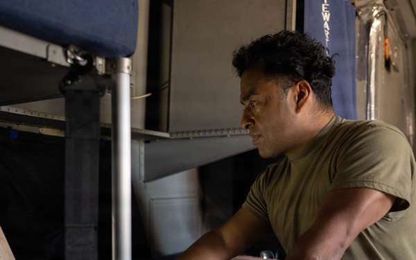 105th C-17 engine maintenance