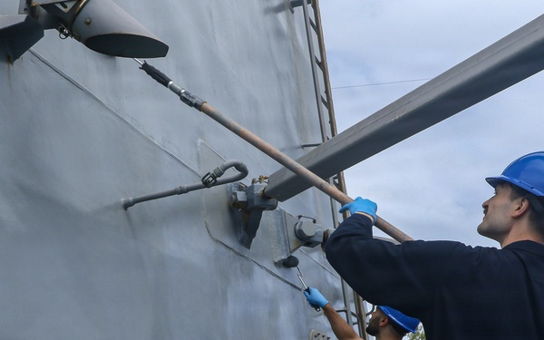 Frank E. Petersen Jr. Sailors Conduct Top Side Preservation