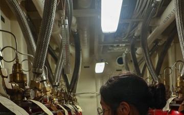 Frank E. Petersen Jr. Sailor Conducts Maintenance