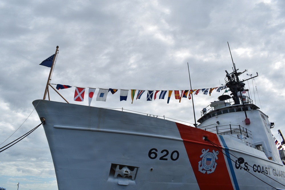 Coast Guard Cutter Resolute holds change of command ceremony
