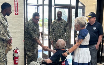MoH recipient visits NMUSN