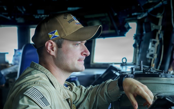 USS Mason Conducts Bridge Ops