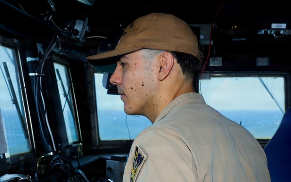 USS Mason Conducts Bridge Ops