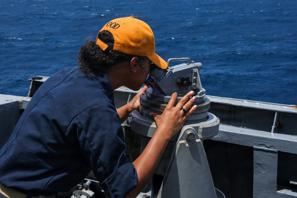 USS Mason Conducts Bridge Ops