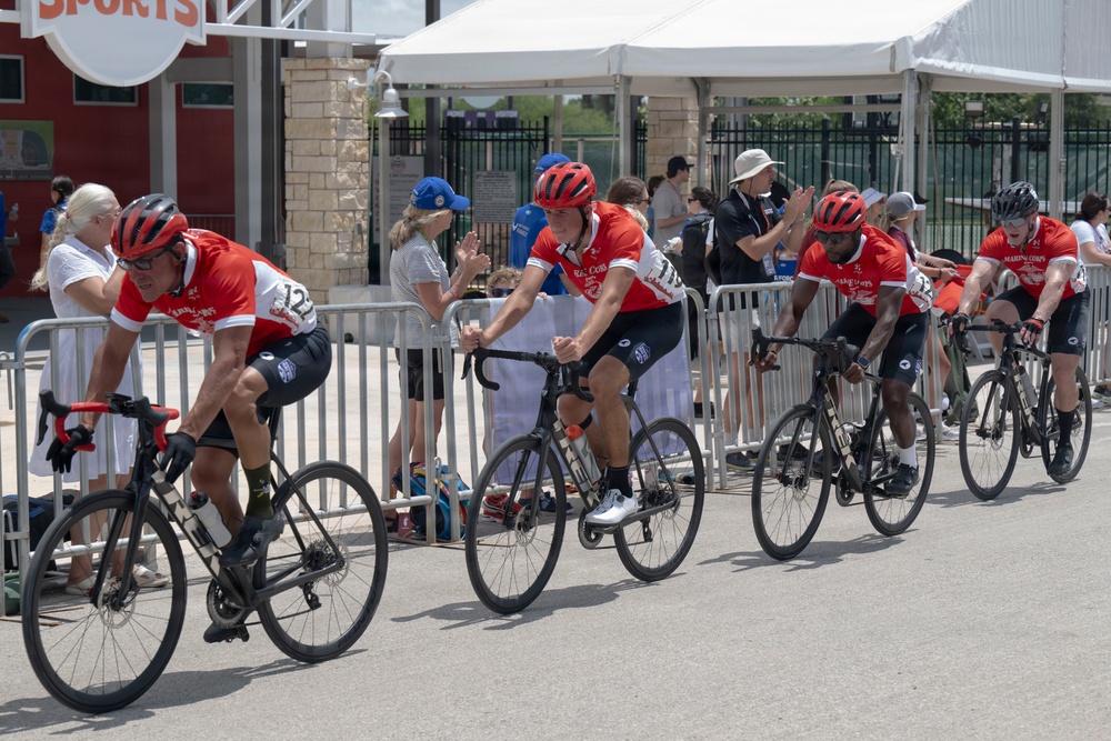 Team Marine Corps Takes on Warrior Games Cycling