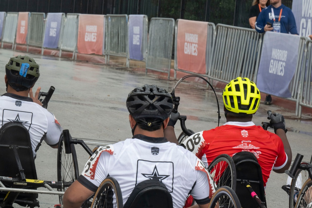 Team Marine Corps Takes on Warrior Games Cycling