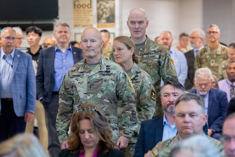 U.S. Army INSCOM Conducts Change of Command Ceremony