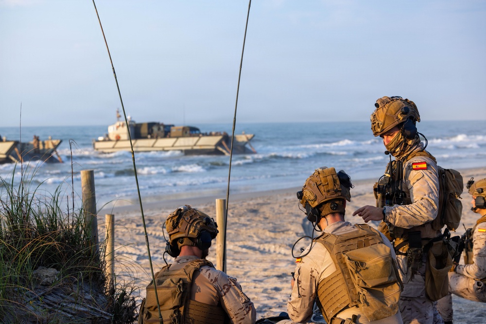 Fleet Exercise 250 | Spanish marine corps offload