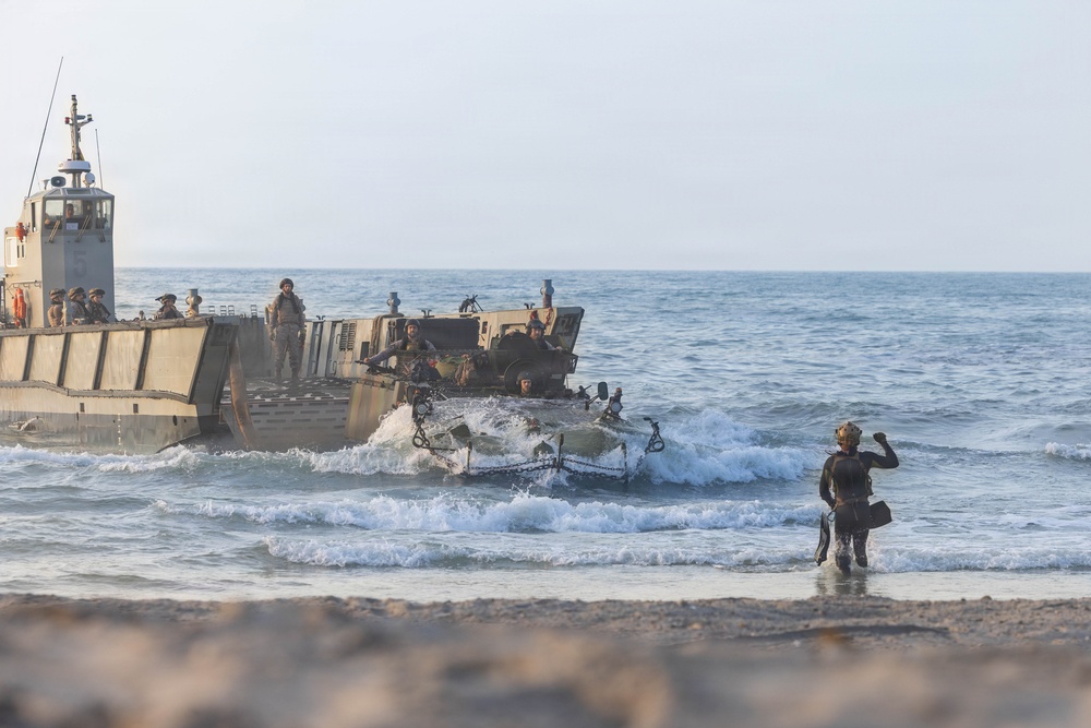 Fleet Exercise 250 | Spanish marine corps offload