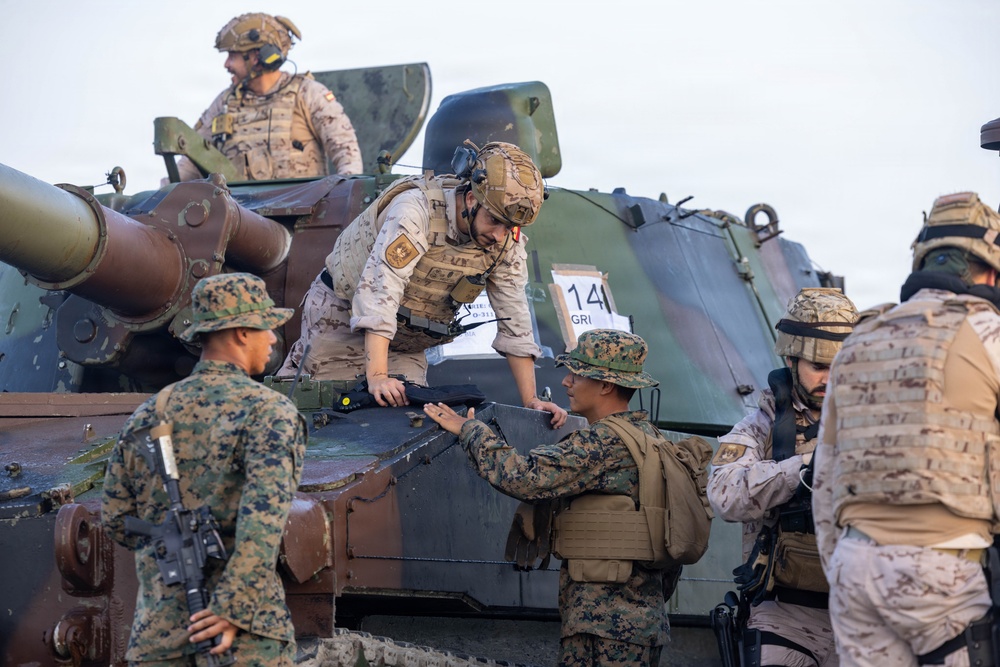 Fleet Exercise 250 | Spanish marine corps offload
