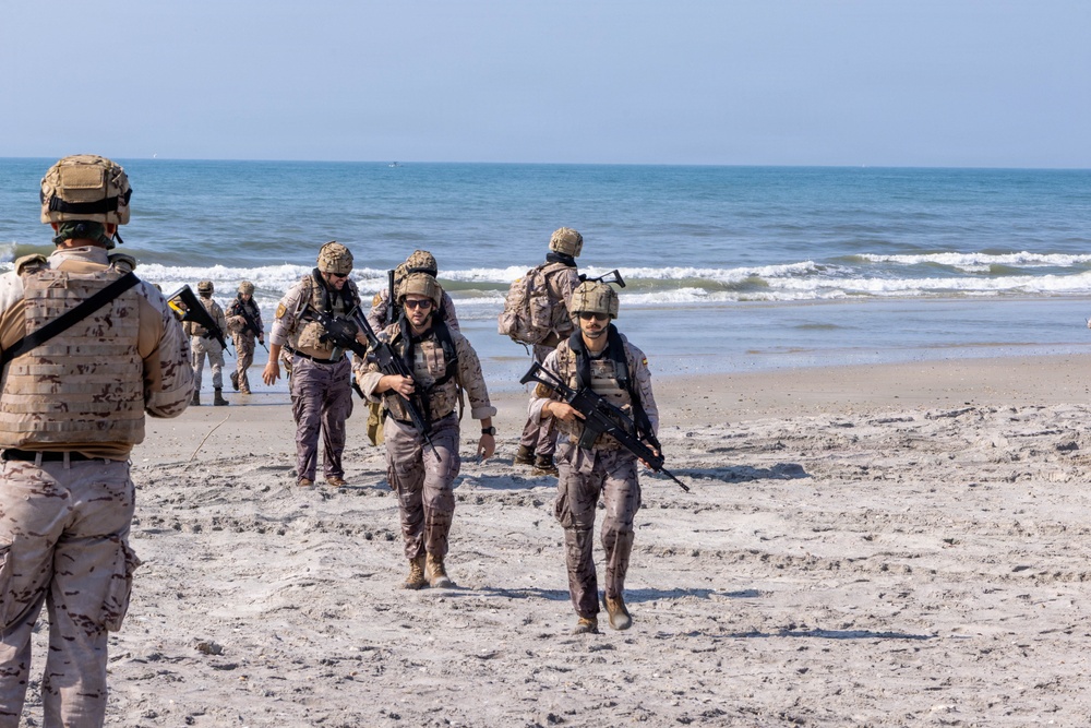 Fleet Exercise 250 | Spanish marine corps offload