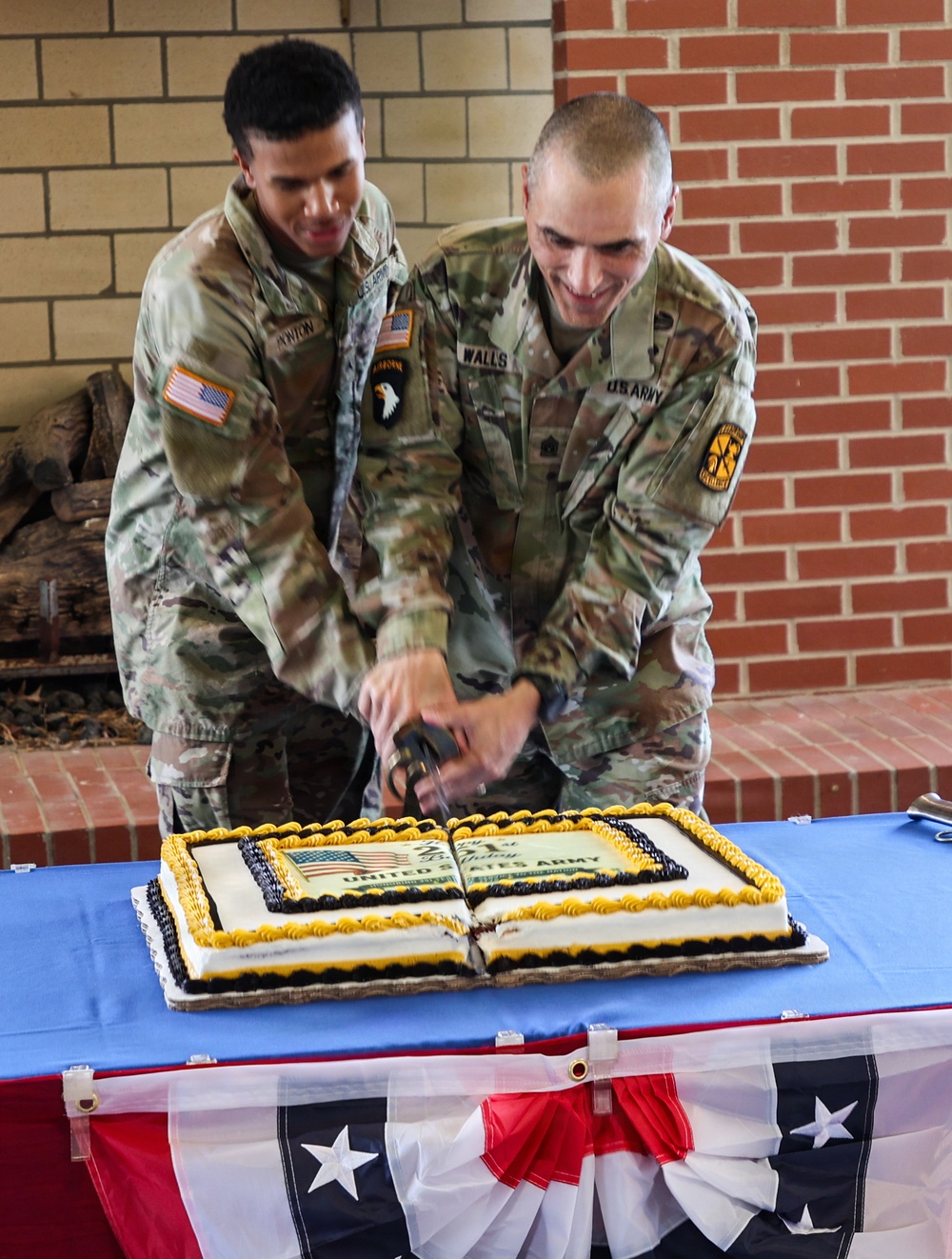 Fort Knox ends Army 251st Birthday with cake cutting